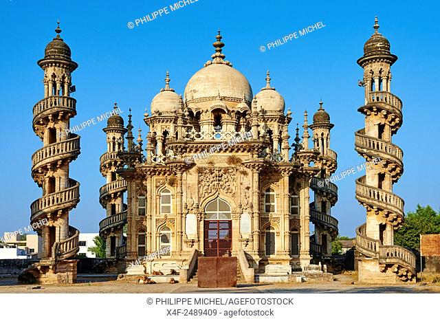 India, Gujarat, Junagadh, Mahabat Maqbara, Vizir mausoleum, 19 century
