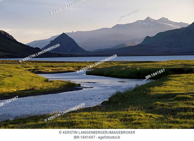 View from the campsite next to Alftavatn cottage onto lake Alftavatn, Laugavegur hiking trail, Highlands of Iceland, Europe