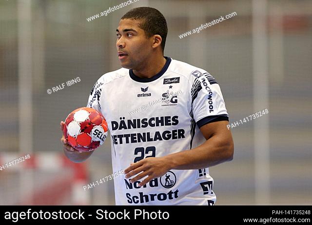 firo: 15.04.2021, handball, Liqui Moly Bundesliga, HBL, season 2020/2021 TUSEM Essen - SG Flensburg-Handewitt Mads Mensah LARSEN, Flensburg