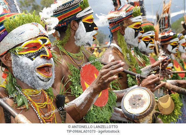 Papua New Guinea, highland festival, warriors