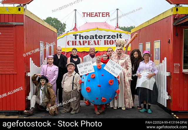 24 May 2022, Mecklenburg-Western Pomerania, Heringsdorf: In front of the red theater tent ""Chapeau Rouge"" in the seaside resort on the island of Usedom