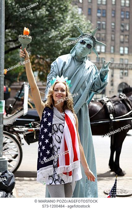 Liberty living statue for tourist at Central Park, New York, USA