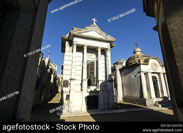 cementerio de la Recoleta , diseñado por el francés Prosper Catelin, por iniciativa del presidente Bernardino Rivadavia, inaugurado en 1822