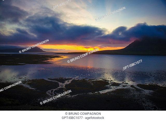 FJORD NEAR GRUNDARFJORDUR, IN THE MIDNIGHT SUN, GEOTHERMAL ZONE OF THE SNAEFELLSNES PENINSULA, NORTHWESTERN ICELAND, EUROPE