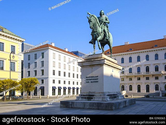 Equestrian statue of Elector Maximilian I, Wittelsbacherplatz, Maxvorstadt, Munich, Upper Bavaria, Bavaria, Germany, Europe