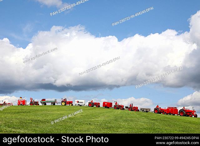 22 July 2023, Baden-Württemberg, Unlingen: Tractor friends from Neufra on the Danube make a trip with their tractors. Photo: Thomas Warnack/dpa