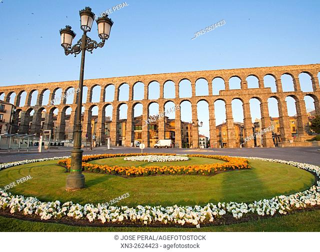 Roman Aqueduct, Artilleria Square, Segovia, Castilla León, Castile and León, Spain, Europe