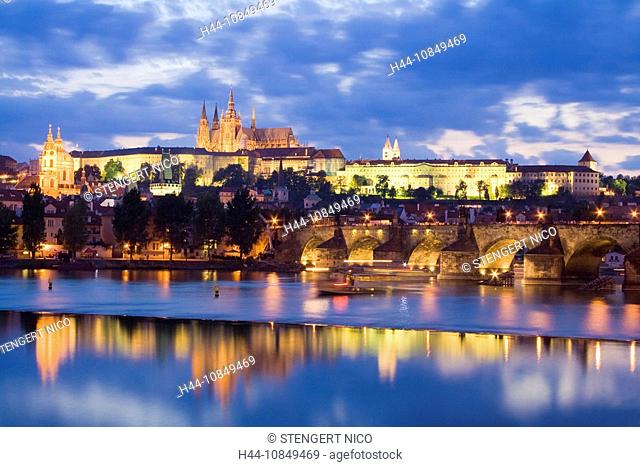 Prague, Czech republic, architecture, castle, castle mountain, dusk, twilight, Europe, city, capital, house, home, Hra