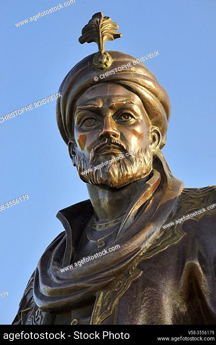 Uzbekistan, Unesco World Heritage Site, Samarkand, Statue of sultan Ulugh Beg, prince, astronomer and mathematician