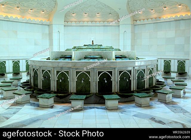 Abu Dhabi, Sheikh Zayed Grand Mosque, Raum für die Waschung