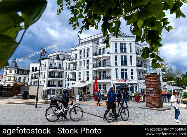21 May 2022, Mecklenburg-Western Pomerania, Basin: A newly built guest house on the seafront. Photo: Jens Büttner/dpa. - Basin/Mecklenburg-Western...