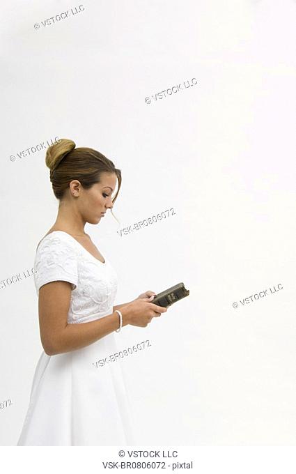 Bride holding Holy Bible