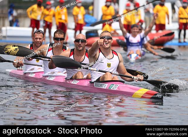 07 August 2021, Japan, Tokio: Canoe: Olympics, Kayak Four, 500 m, Men, Final in the Sea Forest Waterway. Kayak foursome from Germany with Max Rendschmidt