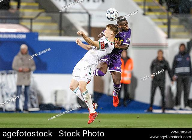 OHL's Mathieu Maertens and Beerschot's Ismaila Cheikh Coulibaly fight for the ball during a soccer match between Oud-Heverlee Leuven and Beerschot VA