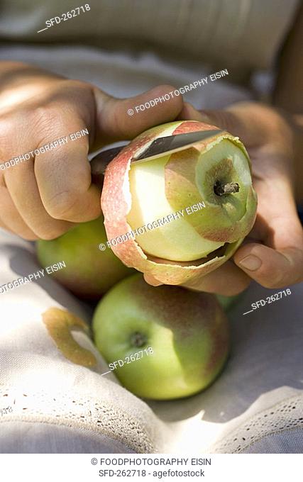 Peeling apples