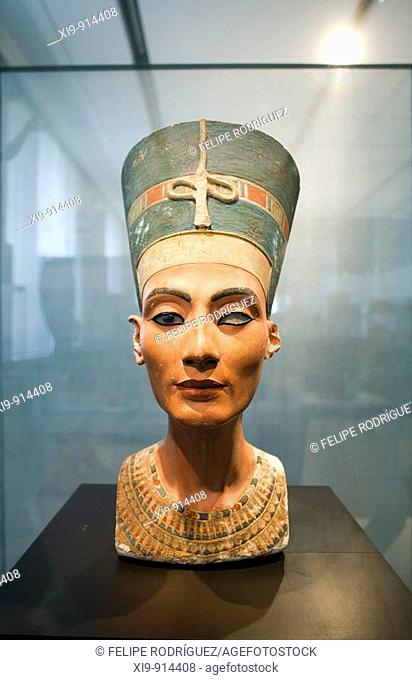 Bust of the queen Nefertiti, Altes Museum, Berlin, Germany