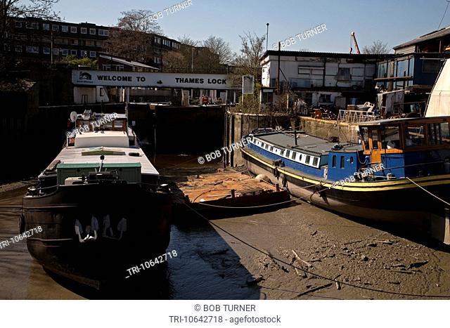 olivers boat yard brentford london england