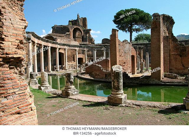 Villa Hadrian, Teatro marittimo, Tivoli, Latium, Italy