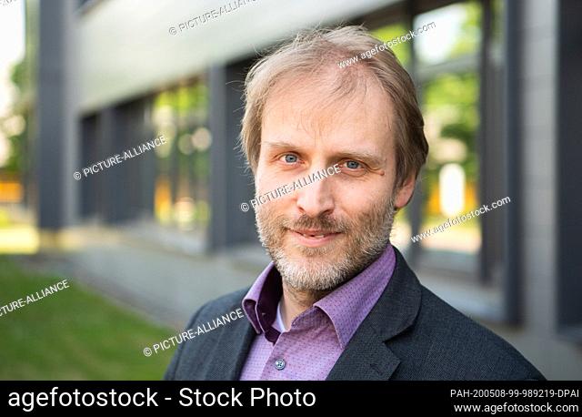 08 May 2020, Lower Saxony, Brunswick: Virologist Luka Cicin-Sain is based at the Helmholtz Centre for Infection Research HZI