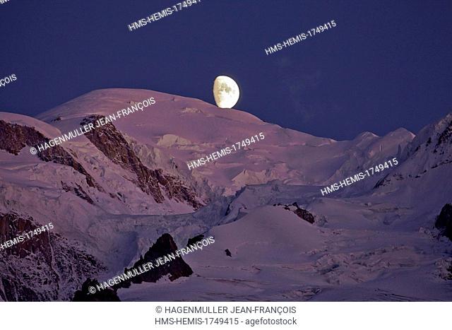 France, Haute Savoie, Chamonix, Mont Blanc (4810m) at sunrise, Mont Blanc Massif