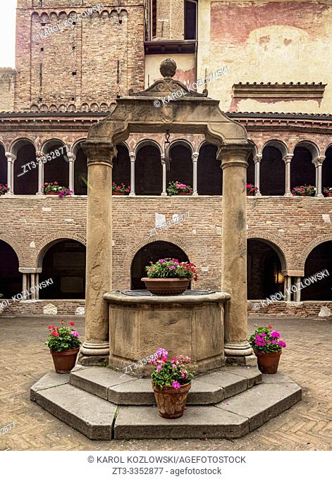 Basilica and Sanctuary of Santo Stefano, interior, Bologna, Emilia-Romagna, Italy