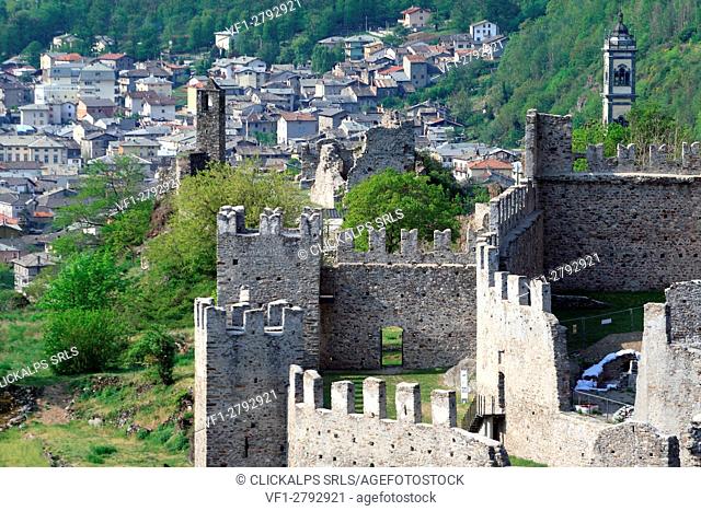 On the hillside of Grosio lie the ruins of the S. Faustino and Visconti Venosta castles, the latter being mostly reconstructed and the former bearing only trace...