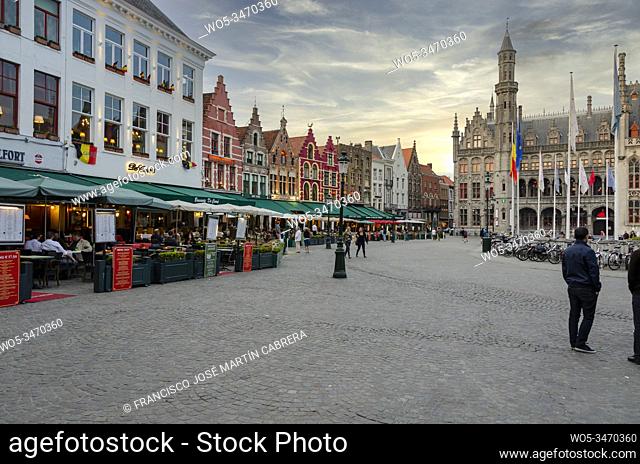 Grote Markt is occupied by the so-called Halles, old markets of the 13th century. Here the most impressive building in the square stands out: the Belfort Belfry...