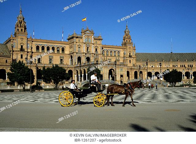 Plaza de Espana, horse carriage, Seville, Andalusia, Spain, Europe