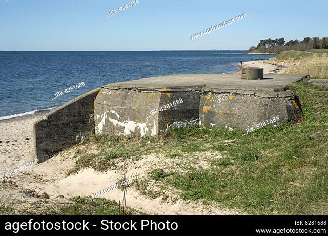 Concrete bunker in a more than 500 km long defensive line with 1063 concrete bunkers along the Scanian coast built during WW2 in 1939-1940. Now sealed