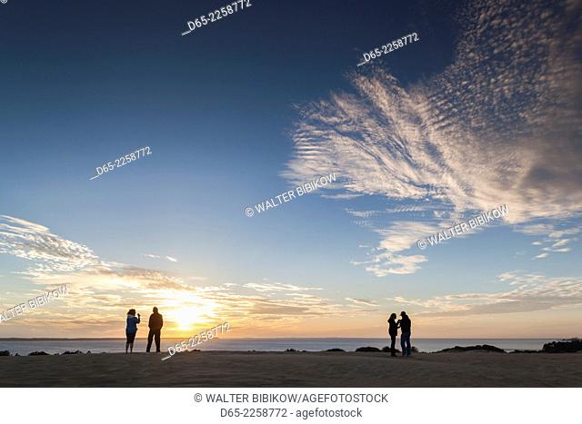 USA, North Carolina, Outer Banks National Seashore, Nags Head, Jockey's Ridge State Park, dunes, sunset