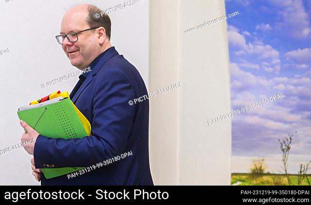 19 December 2023, Lower Saxony, Hanover: Christian Meyer (Alliance 90/The Greens), Environment Minister of Lower Saxony, arrives for a press conference at the...