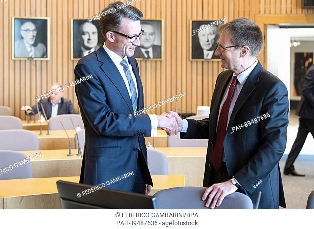 Peter Frank, the federal attorney general, talks to Sven Wolf (SPD) before testifying in front of an investigation committee of the North Rhine-Westphalian...