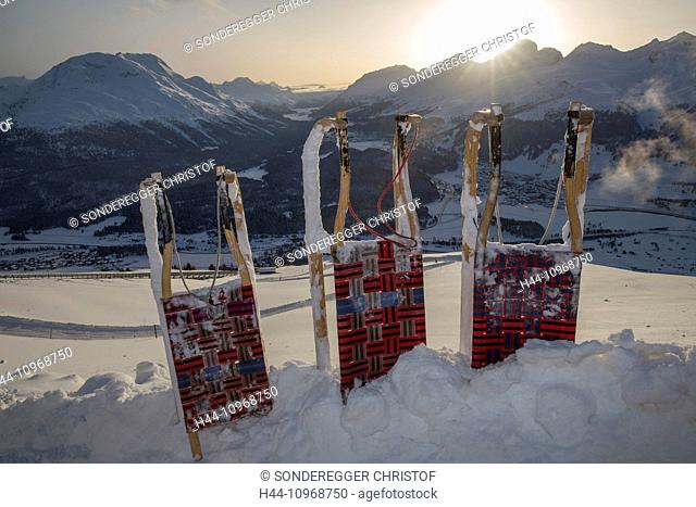 Muottas Muragl, sledging, tobogganing, Muottas Muragl, GR, canton, Graubünden, Grisons, Upper Engadine, winter, winter sports, sledge, sleigh, sledging