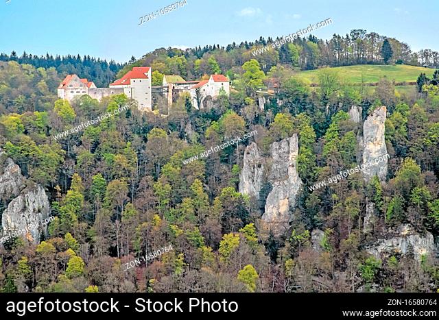Die Burg Wildenstein in Leibertingen, Landkreis Sigmaringen dient heute als Jugendherberge. Gleichzeitig ist sie ein idealer Ausgangspunkt für Wanderungen rund...