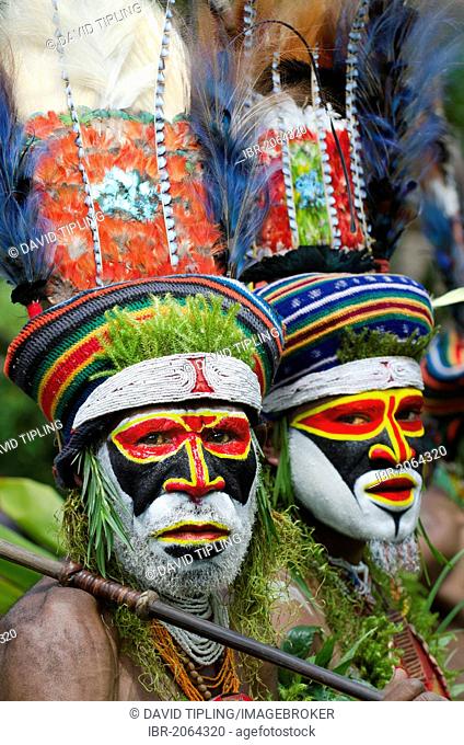 Tribal performers from the Anglimp District in Waghi Province, Western Highlands, performing at a Sing-sing, Hagen Show, Western Highlands, Papua New Guinea