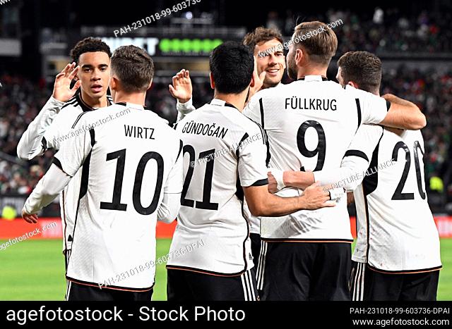 18 October 2023, USA, Philadelphia: Soccer: Internationals, Mexico - Germany, Lincoln Financial Field. Germany's Niclas Füllkrug (2nd from right) celebrates...