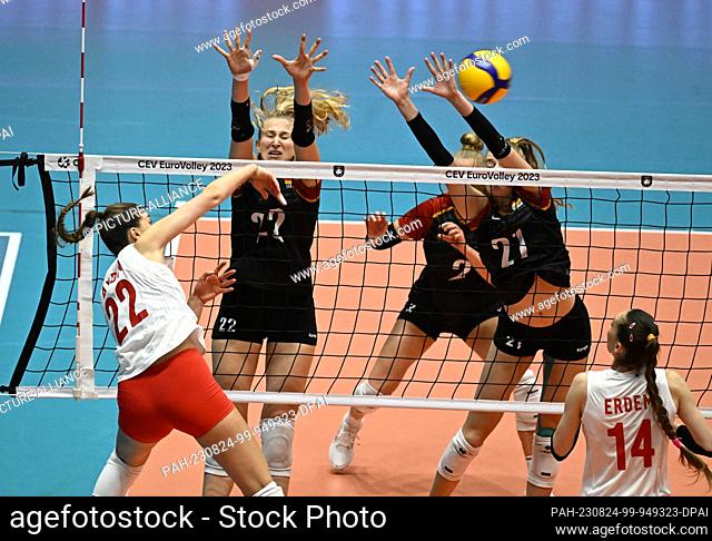 24 August 2023, North Rhine-Westphalia, Duesseldorf: Volleyball, Women: European Championship, Turkey - Germany, preliminary round, group C