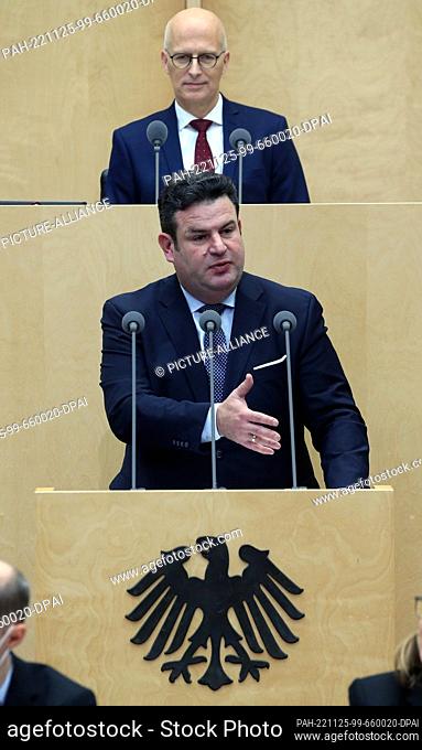 25 November 2022, Berlin: Hubertus Heil (SPD), Federal Minister of Labor, speaks during the Bundesrat session on the citizen's income