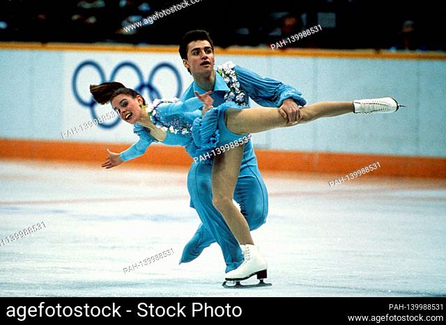Ekaterina (Ekaterina, Katja) Alexandrowna Gordejewa and Sergei Mikhailovich Grinkov (Grinkov), USSR, figure skating, pair skating, action, gold medal