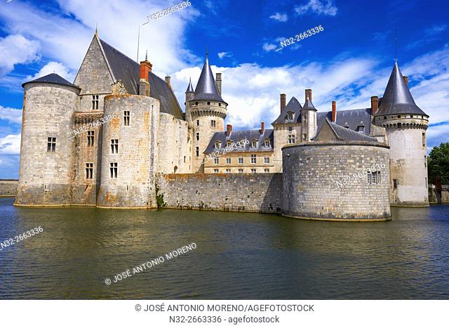 Sully sur Loire, Castle, Chateau de Sully sur Loire, Loire Valley, UNESCO World Heritage Site, Loire River, Loiret department, Centre region, France, Europe