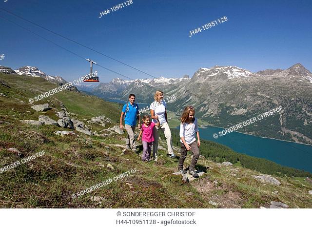 Switzerland, Europe, mountain, mountains, mountain railway, family, couple, couples, canton, GR, Graubünden, Grisons, Engadin, Engadine, Upper Engadine