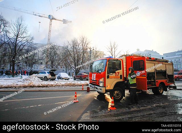 RUSSIA, ST PETERSBURG - DECEMBER 6, 2023: A fire engine stands opposite Rimsky-Korsakov St Petersburg State Conservatory. Valentin Yegorshin/TASS