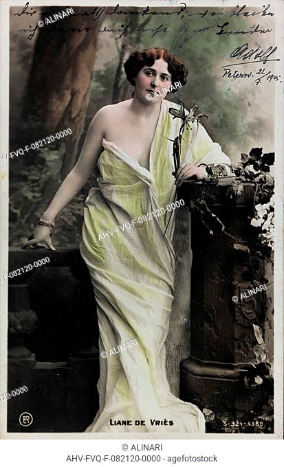 Portrait of the French actress Liane de Vries, postcard, shot 1895-1905 by R.P