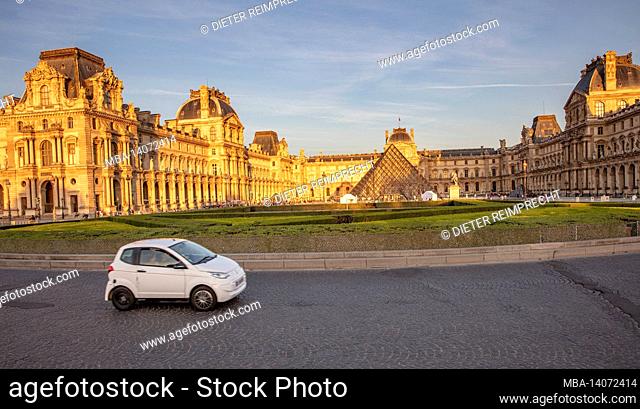 france, paris, 1. arrondissement, evening mood, electric car