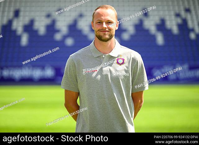 05 July 2022, Saxony, Aue: Soccer; 3. league team photo appointment FC Erzgebirge Aue for the season 2022/23 at Erzgebirgsstadion