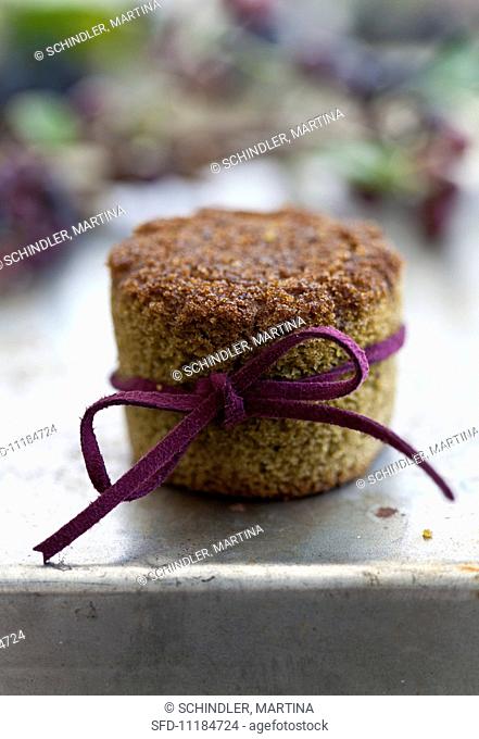 A green tea muffin with aronia jam as a little Christmas present