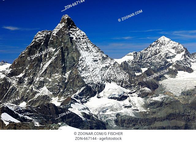 Ostwand des Matterhorn, rechts Dent Blanche, Zermatt, Wallis, Schweiz / East face of Mt. Matterhorn, Mt Dent Blanche on the right, Mont Cervin, Zermatt, Valais