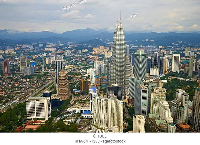 City and Petronas Towers, KLCC (Kuala Lumpur City Center), Kuala Lumpur, Malaysia, Southeast Asia, Asia