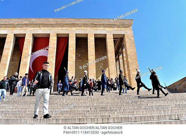 18 March 2019, Turkey, Ankara: A ceremony for changing of the guards takes places at Anitkabir, the mausoleum of Mustafa Kemal Ataturk
