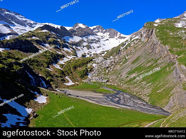 Geltenalp, Blick durch das Furggetäli Richtung Arpelistock, Berner Oberland, Kanton Bern, Schweiz / Alp Geltenalp, view along the Furggetäli valley to the...